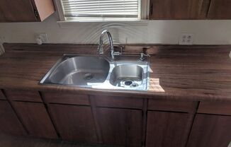 Studio, 1 bath, $700