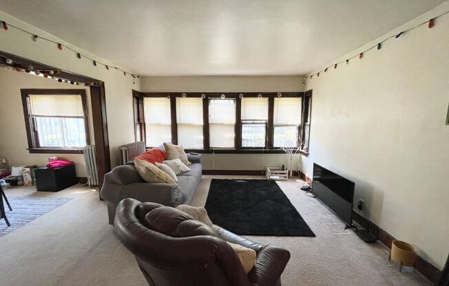 1 bed, 1 bath, $1,015, Unit 7