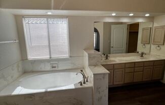 927 Tony Sanchez Dr SE