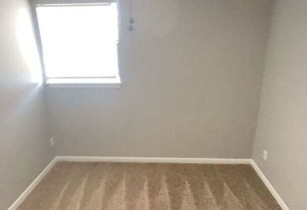 2 beds, 1.5 baths, 900 sqft, $920, Unit 615-301