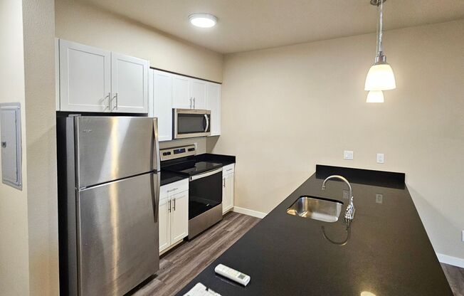 1 bed, 1 bath, 707 sqft, $1,550, Unit 404