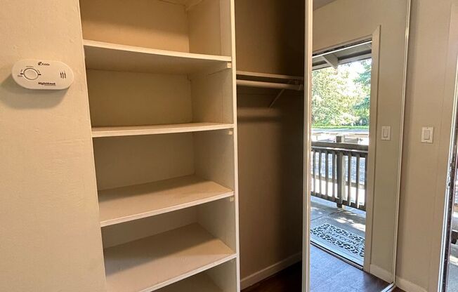 Studio, 1 bath, 360 sqft, $1,325, Unit 55