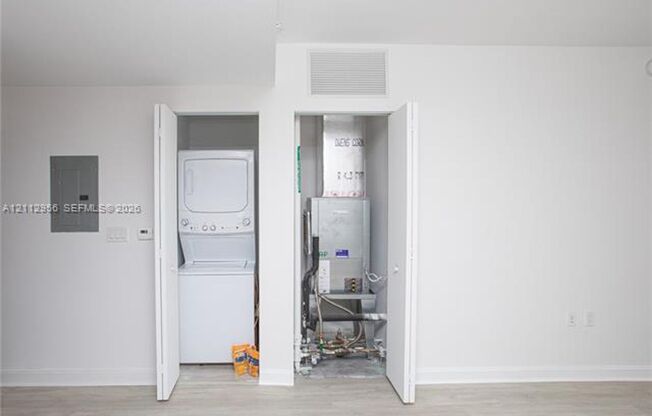 1 bed, 1.5 baths, $3,750, Unit # 1810