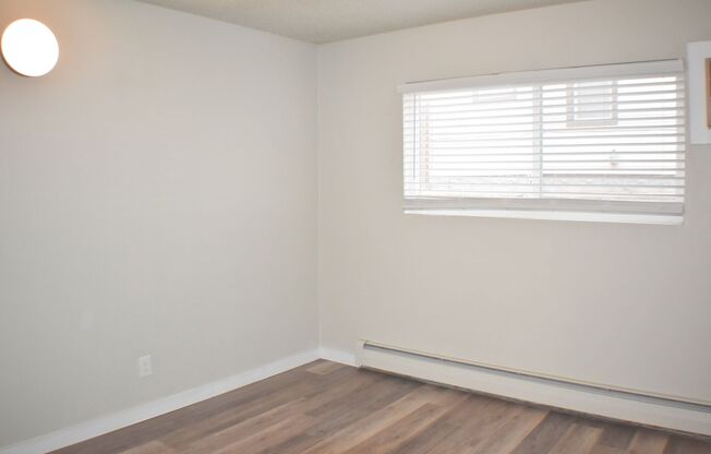 2 beds, 1 bath, 775 sqft, $1,395, Unit 450-8