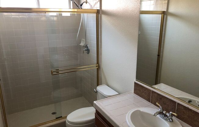 Well Maintained Stoneridge West Village Home!