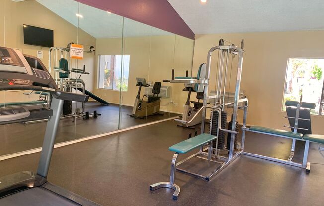 2 beds, 1 bath, 876 sqft, $2,595, Unit C210