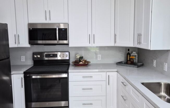 GORGEOUS  BRAND new home (ADU) 1bedroom 1bathroom in single-family neighborhood.