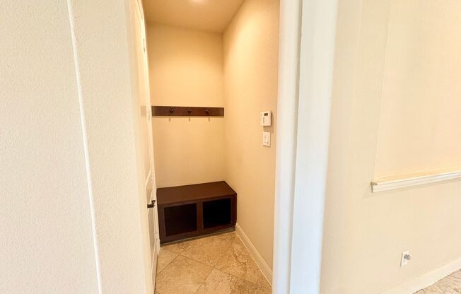 Cozy and well-kept 4 beds rental home in Cozy and well-kept 4 beds rental home in Porter