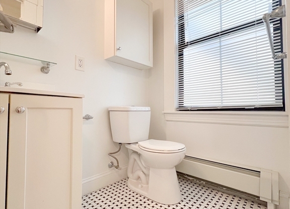 1 bed, 1.5 baths, 538 sqft, $2,320, Unit 21