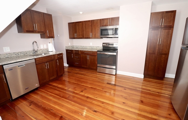 262 SHIRLEY ST