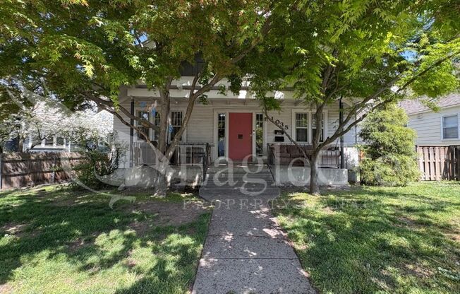 Large 8-Bedroom Home Across from Whitman College – Lawn Care Included