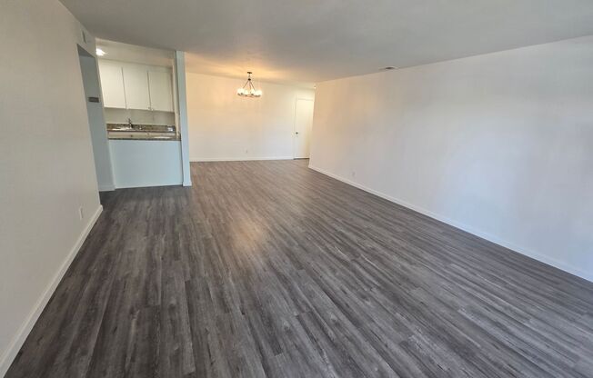 1501 Chapin Av.