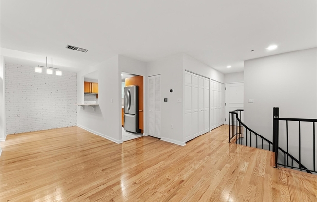 2 beds, 1.5 baths, 1,024 sqft, $4,600, Unit 102