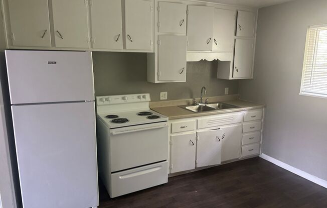 2 beds, 1 bath, 750 sqft, $970, Unit B01 1010 16