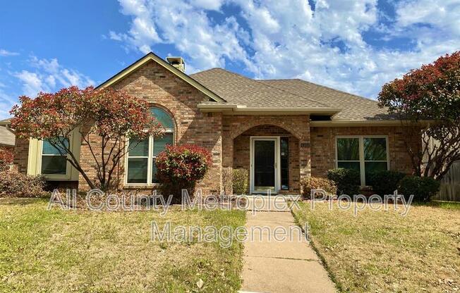 4104 JUNIPER LN