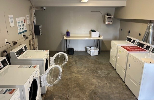 2 beds, 1 bath, 764 sqft, $2,100, Unit 1-27