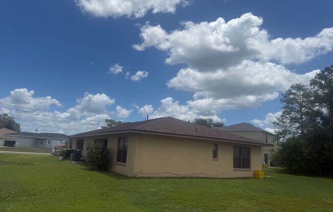 Spacious Duplex in Poinciana