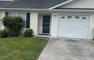 Knoxville 37912 - 2 bedroom, 2 bath Condo - Contact Lisa Vineyard & Shannon Russell (865) 216-9334