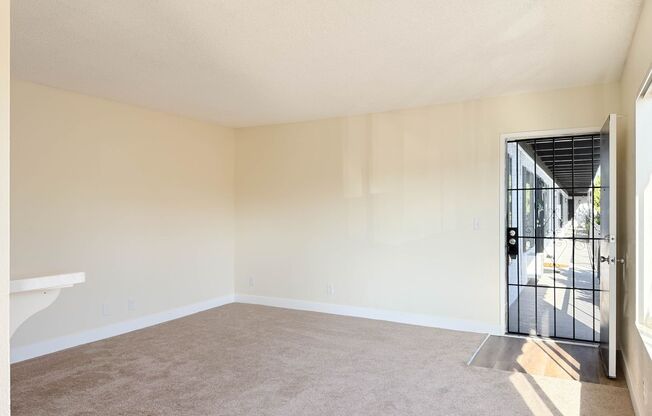 2 beds, 1 bath, $1,995, Unit 24
