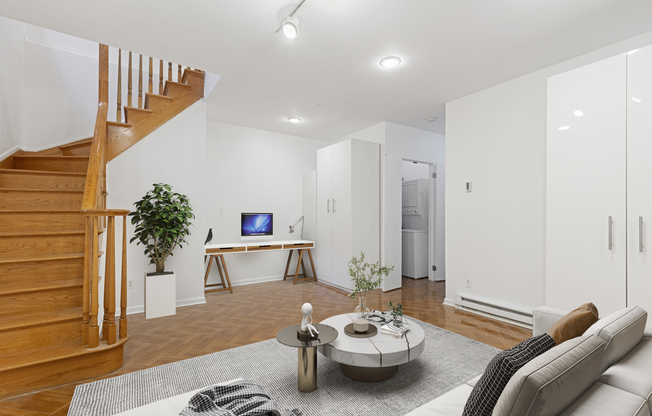 324 E 112 ST