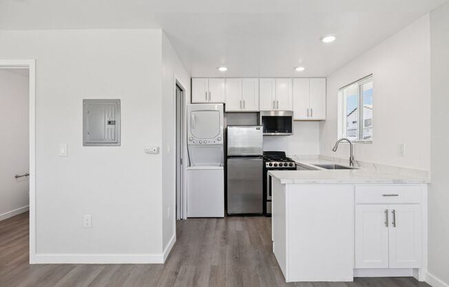 Studio, 1 bath, 645 sqft, $1,548, Unit 131