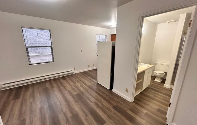 1 bed, 1 bath, 600 sqft, $895, Unit Unit 8