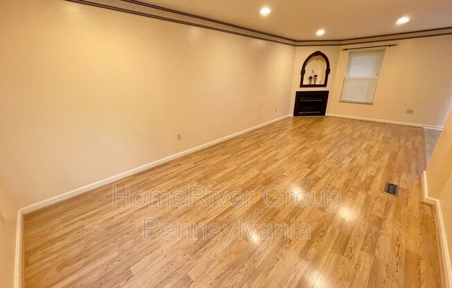 304 MOOSEHEAD DR