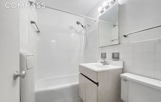 Studio, 1 bath, 474 sqft, $3,050, Unit 4G