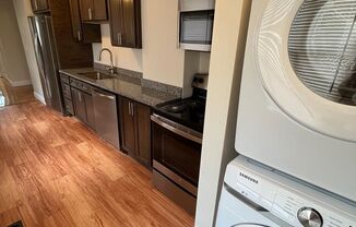 2 beds, 1 bath, $2,060, Unit 25 Keegin