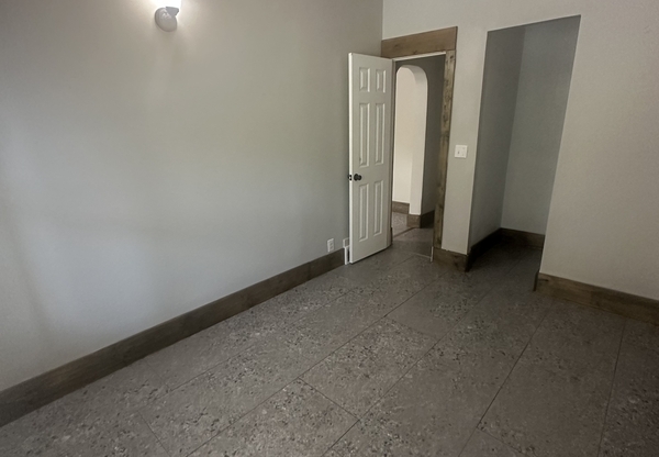 3244 W 92 ST