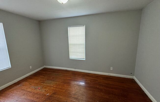 2 beds, 1 bath, $1,195