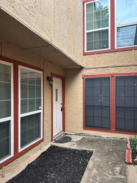 2711 PARKER LN