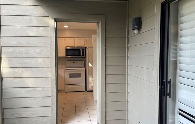 1 bed, 1 bath, $1,100, Unit Q168