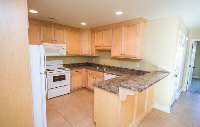 2 beds, 2 baths, $1,300