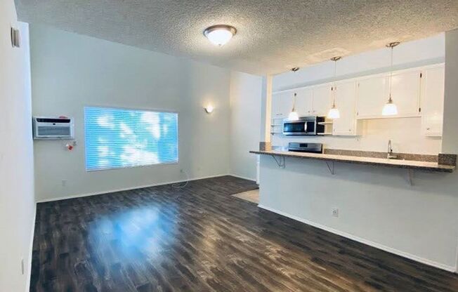 1 bed, 1 bath, 885 sqft, $1,975, Unit 097#12