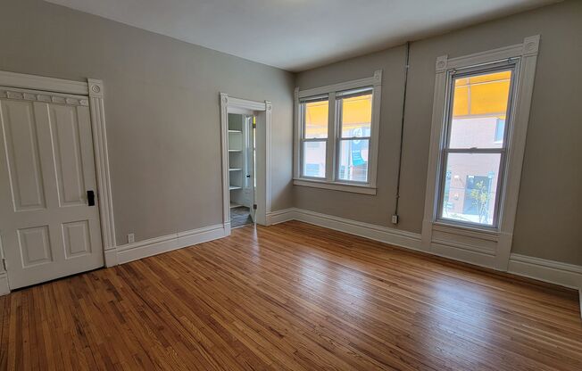 Vibrant Studio & 1-Bedroom Apartments in the Sought-After Whittier Neighborhood