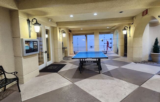 2 beds, 2 baths, $2,000, Unit # 326