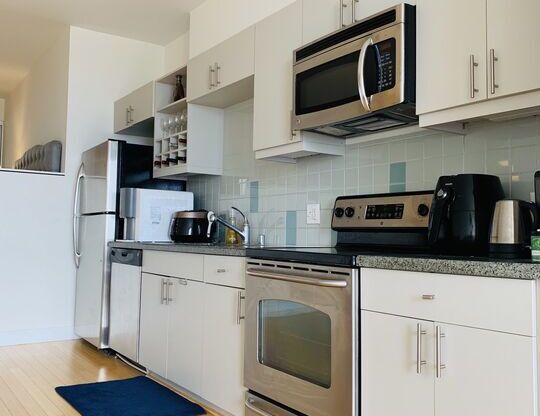 1 bed, 1 bath, 750 sqft, $2,600, Unit 2011
