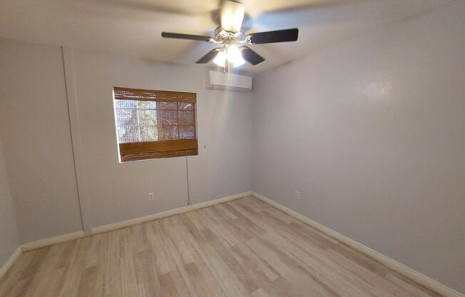 Cozy 2 Bedroom w/ Den close to JTNP