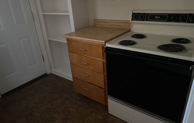 2 beds, 1 bath, $900