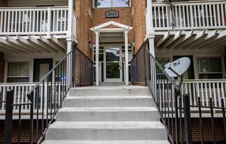 2 beds, 2 baths, $2,250, Unit (#402)