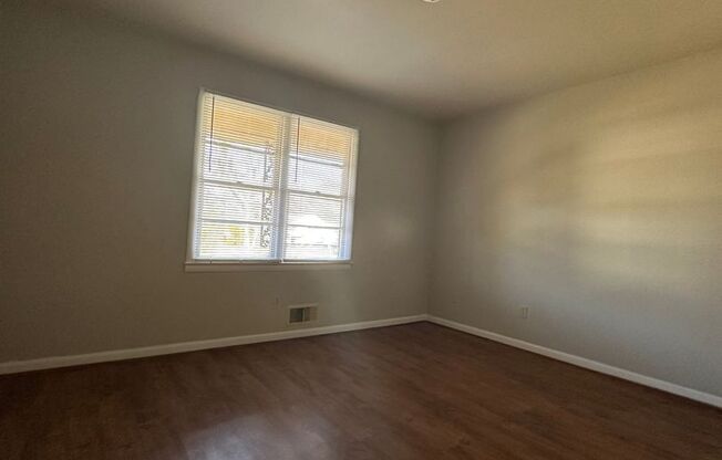 2 beds, 1 bath, $1,150