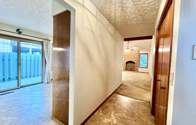 Spacious 3 BD/2BA Home Near Mt.Tabor w/2 Car Garage & W/D in Unit