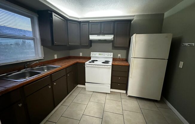 2 beds, 1 bath, $1,800