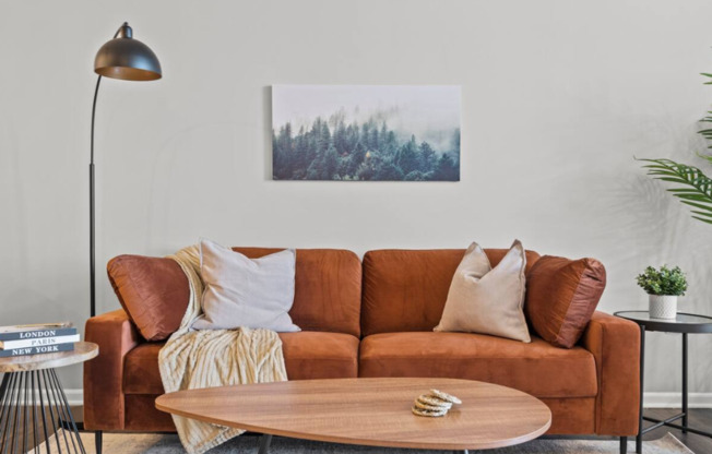 2 beds, 2 baths, 986 sqft, $1,560