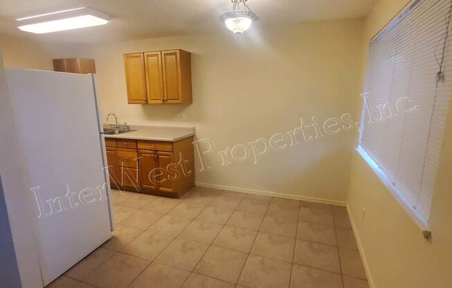 2 beds, 1 bath, 975 sqft, $1,495, Unit 009