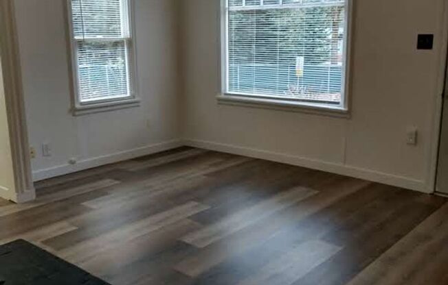One of a Kind Quaint House on Almost 2 Acres in Salem Area!