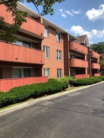 2 beds, 2 baths, 936 sqft, $3,000, Unit 135