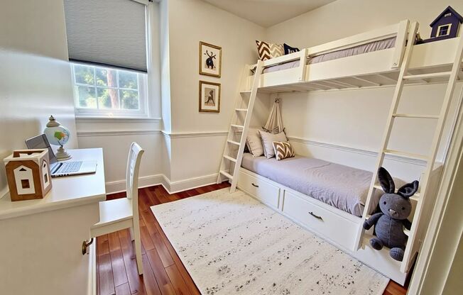 702 W King St-LDP