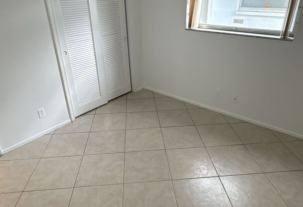 2 beds, 1 bath, $2,500